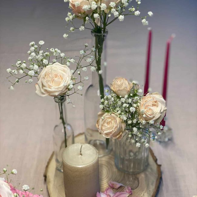rosa Polyantha-Rose für die Tischdekoration